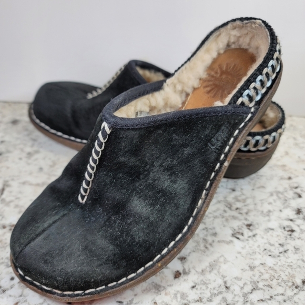 UGG Black Suede Shearling LINING Kohala Clogs Size 6